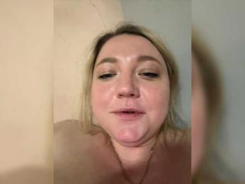 KiraMalina webcam model stream image