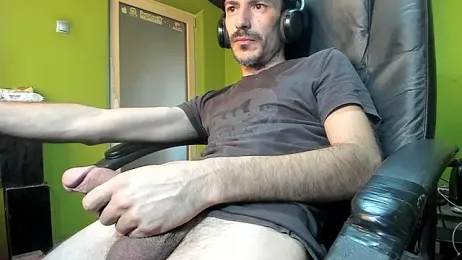 BigCumShoot webcam model stream image