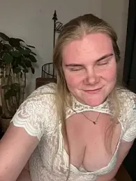 SexyBlondJoanna webcam stripchat model stream image