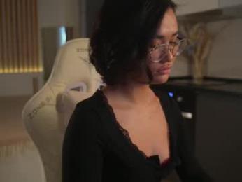 leoramallis webcam chaturbate model stream image