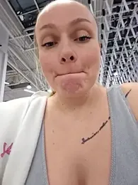 Bondgirl_013 webcam stripchat model stream image