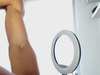 Robyn Miller webcam model stream image