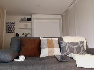 Robyn Miller webcam model stream image