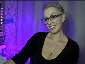MamaKoska webcam model stream image