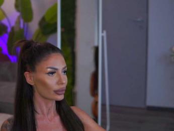 RaquelleVon webcam bongacams model stream image