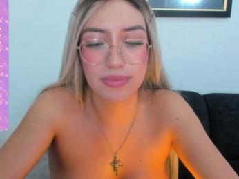 EllaDavs webcam model stream image