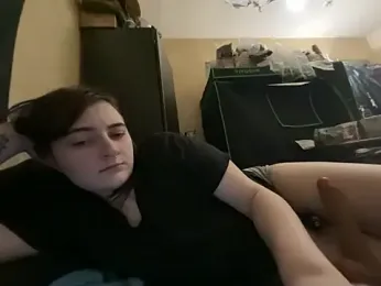 Snowbunnycake_131 webcam model stream image