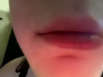 Snowbunnycake_131 webcam model stream image