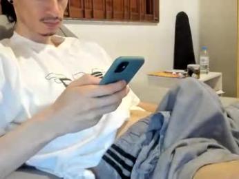 moderdelier webcam model stream image