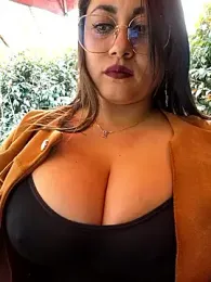 Oryk___ webcam model stream image