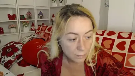 _karolynesyera_ webcam model stream image