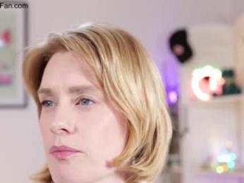 island_peach webcam model stream image