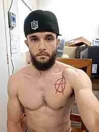 Paidbat webcam model stream image