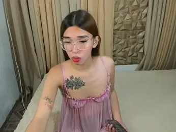 LunaWalton webcam stripchat model stream image