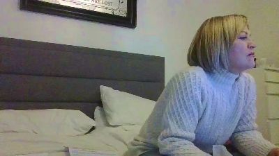 Milfshake227 webcam model stream image