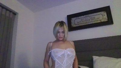 Milfshake227 webcam model stream image