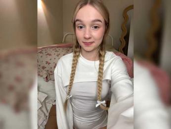 MimiMila webcam model stream image