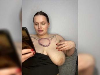 Divine-1 webcam model stream image