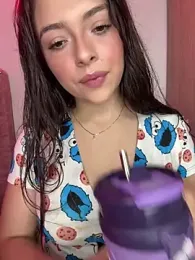 Yovng___Lau webcam model stream image