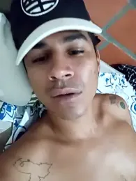 carlosmgu111 webcam model stream image
