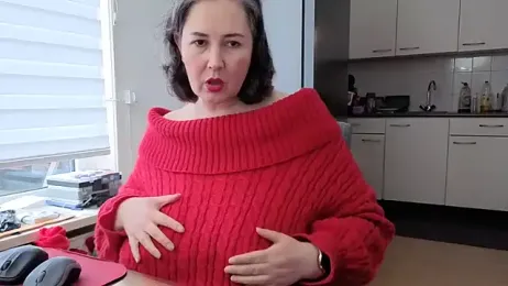 MilfGina webcam model stream image