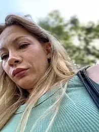 LavenderHot webcam model stream image