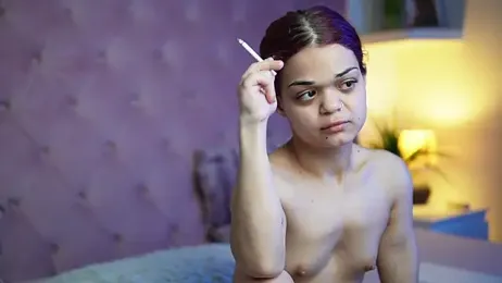 MaiaMini webcam stripchat model stream image