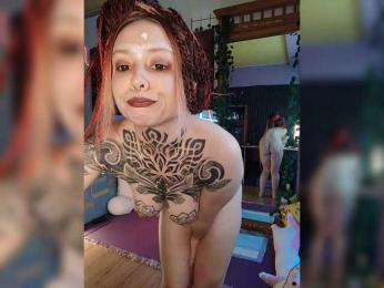 -Yourgirl webcam bongacams model stream image