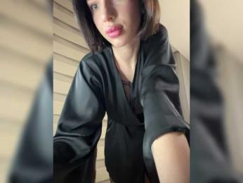 BabyDarii webcam model stream image