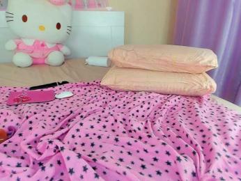 Kuraii webcam model stream image