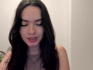 Lenna Whitee webcam model stream image