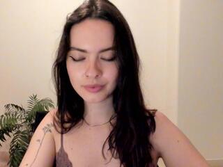 Lenna Whitee webcam model stream image