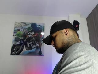 Apolo Strongman webcam model stream image