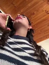 Alysson-- webcam model stream image