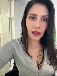 Alysson-- webcam model stream image