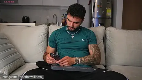 Derek_w webcam model stream image