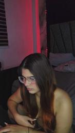 Maddyh webcam cam4 model stream image