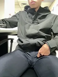 Benson18y webcam model stream image