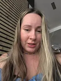 Mona_Plus webcam model stream image