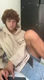 JoelnClouds webcam model stream image