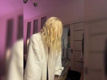 Tvoyasamka77 webcam model stream image