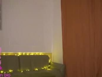 ellie_land webcam model stream image