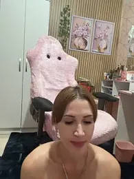 Irresistible24 webcam model stream image