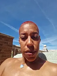 Goldenlace webcam model stream image