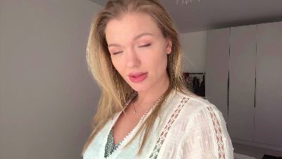 Missfit_ webcam model stream image