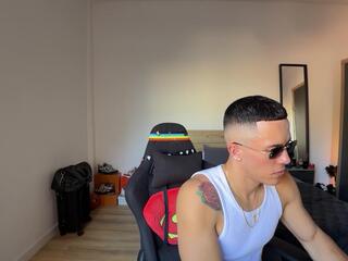 Duncan Collins webcam model stream image