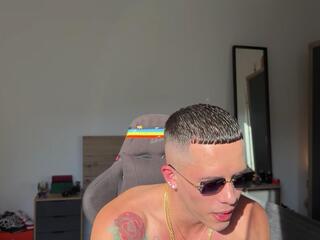 Duncan Collins webcam model stream image
