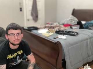 youngkubenski215 webcam camsoda model stream image