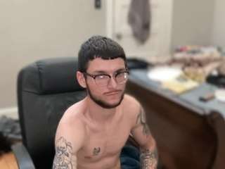 youngkubenski215 webcam camsoda model stream image
