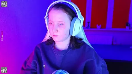 mon_lola webcam model stream image